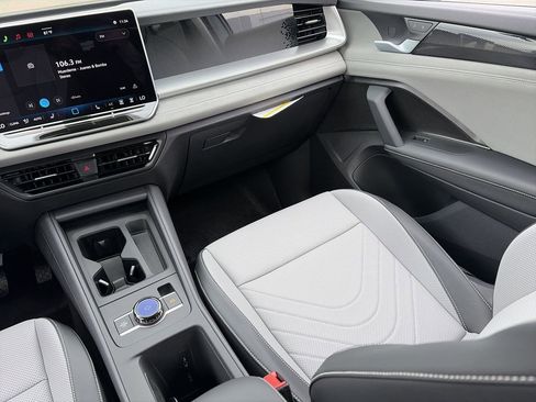 New 2026 Volkswagen Tiguan SE image 12