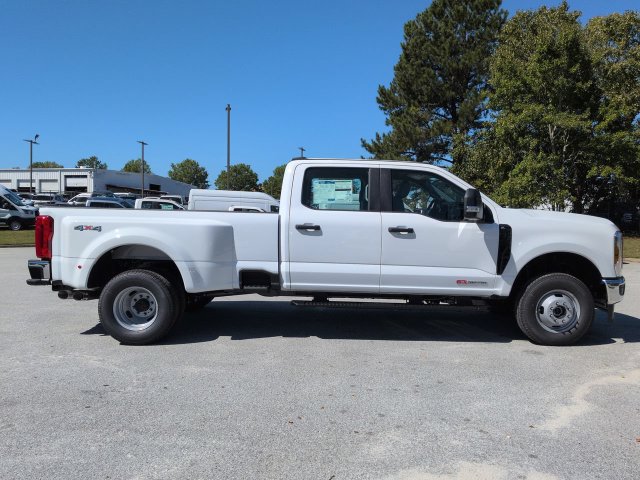 New 2027 Ford F350 XL w/ XL Chrome Package AWD/4WD image 3