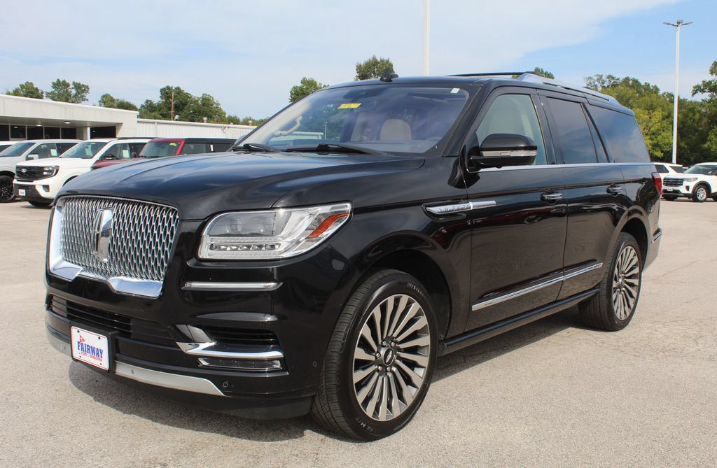 Used 2019 Lincoln Navigator Reserve w/ Cargo Package AWD/4WD image 3