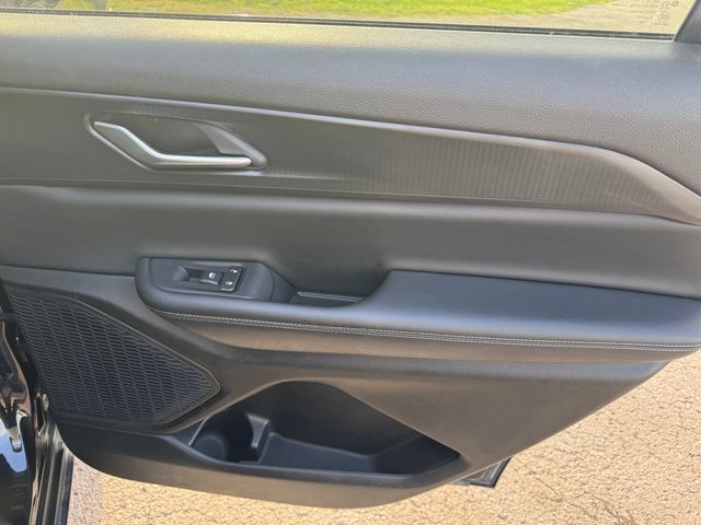 Certified 2023 Jeep Grand Cherokee L Laredo w/ Luxury Tech Group I AWD/4WD image 15