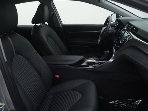 Used 2018 Toyota Camry SE image 11