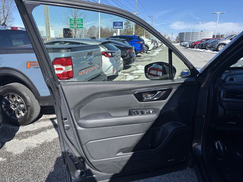 Used 2025 Subaru Forester Limited image 15