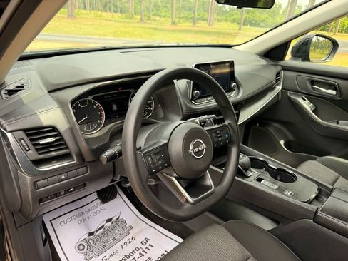 Used 2024 Nissan Rogue SV FWD image 13