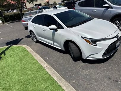 Used 2025 Toyota Corolla LE w/ Convenience Package