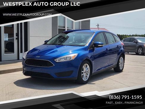 Used 2018 Ford Focus SE w/ Cold Weather Package FWD image 1