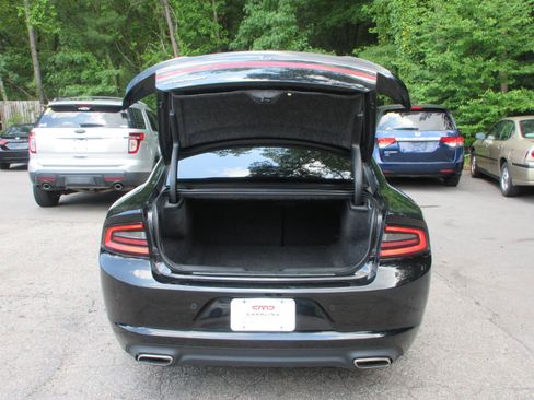 Used 2020 Dodge Charger SXT RWD image 20