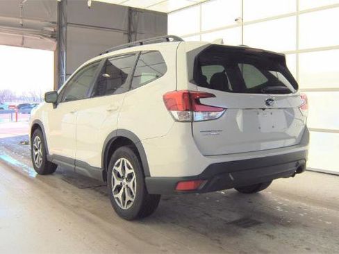 Used 2022 Subaru Forester Premium image 5