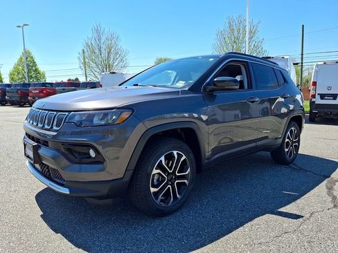 Certified 2022 Jeep Compass Limited AWD/4WD image 3