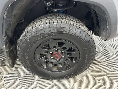 Used 2020 Toyota Tacoma TRD Off-Road AWD/4WD image 13