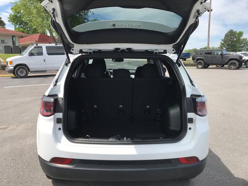 Used 2024 Jeep Compass Sport AWD/4WD image 6
