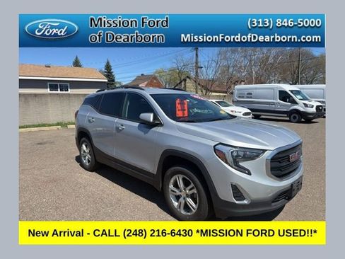 Used 2018 GMC Terrain SLE w/ Driver Convenience Package AWD/4WD image 1