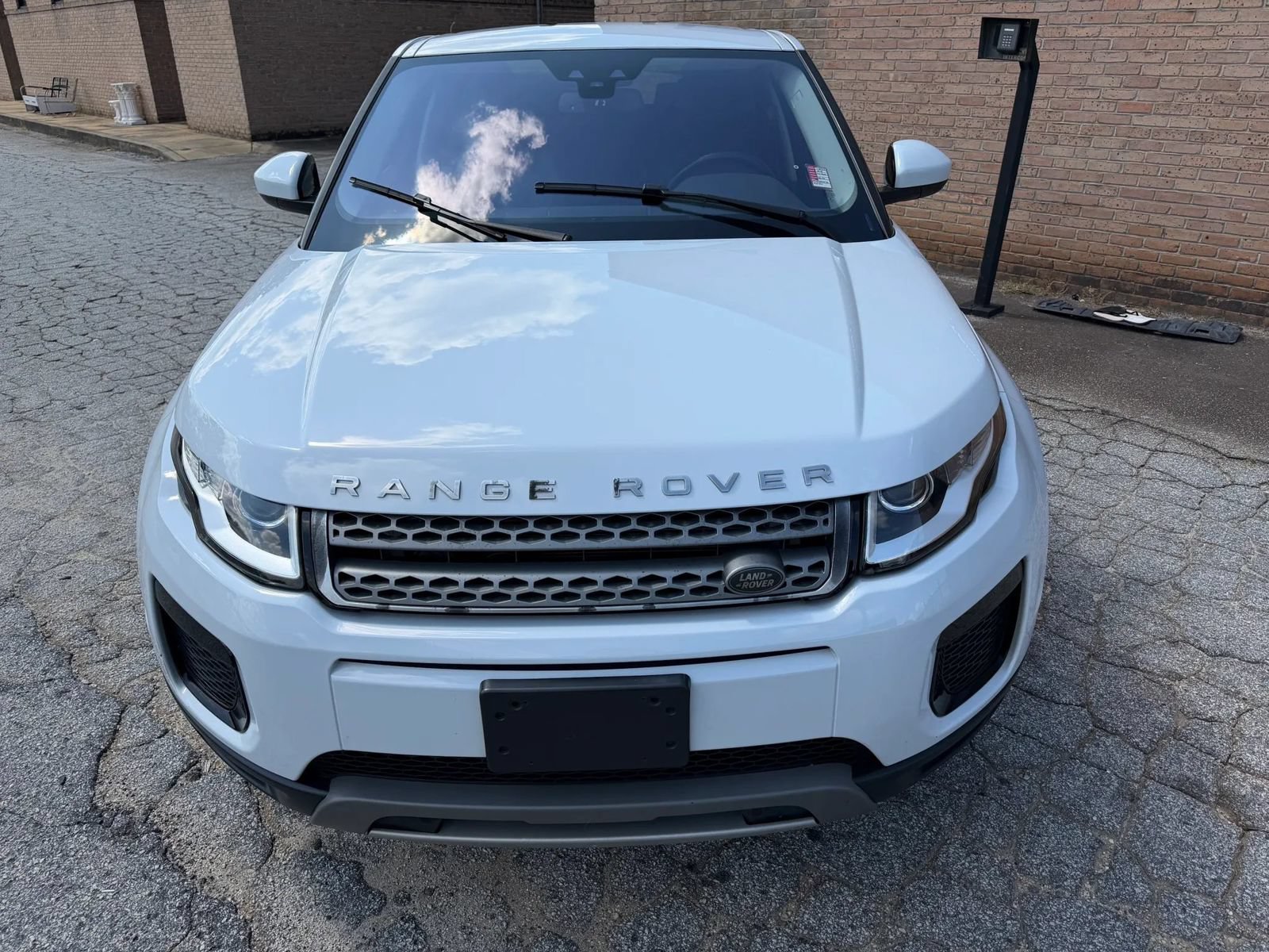 Used 2018 Land Rover Range Rover Evoque SE AWD/4WD image 3