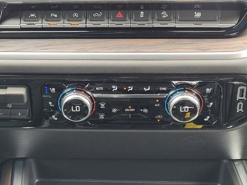 New 2026 GMC Sierra 1500 SLT AWD/4WD image 15