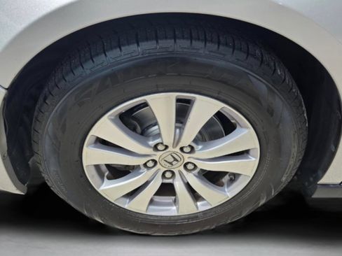 Used 2015 Honda Odyssey EX-L image 32