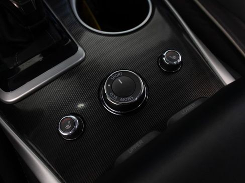 Used 2019 INFINITI QX60 Luxe w/ Essential Package FWD image 34