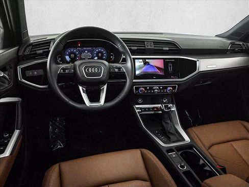 Certified 2025 Audi Q3 2.0T Premium w/ Convenience Package image 19