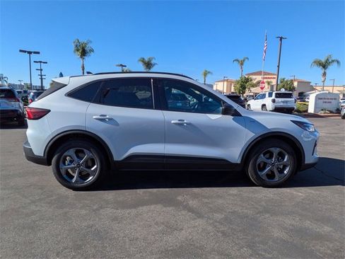 Used 2025 Ford Escape ST-Line w/ Tech Pack #1 image 4