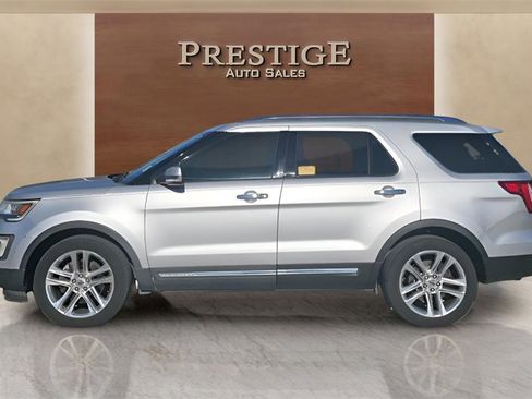 Used 2017 Ford Explorer Limited image 2