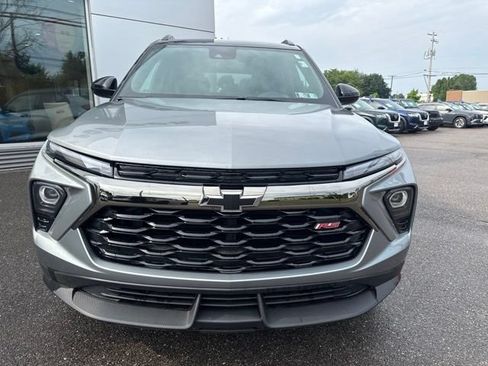 Used 2025 Chevrolet TrailBlazer RS w/ Driver Confidence Package AWD/4WD image 3