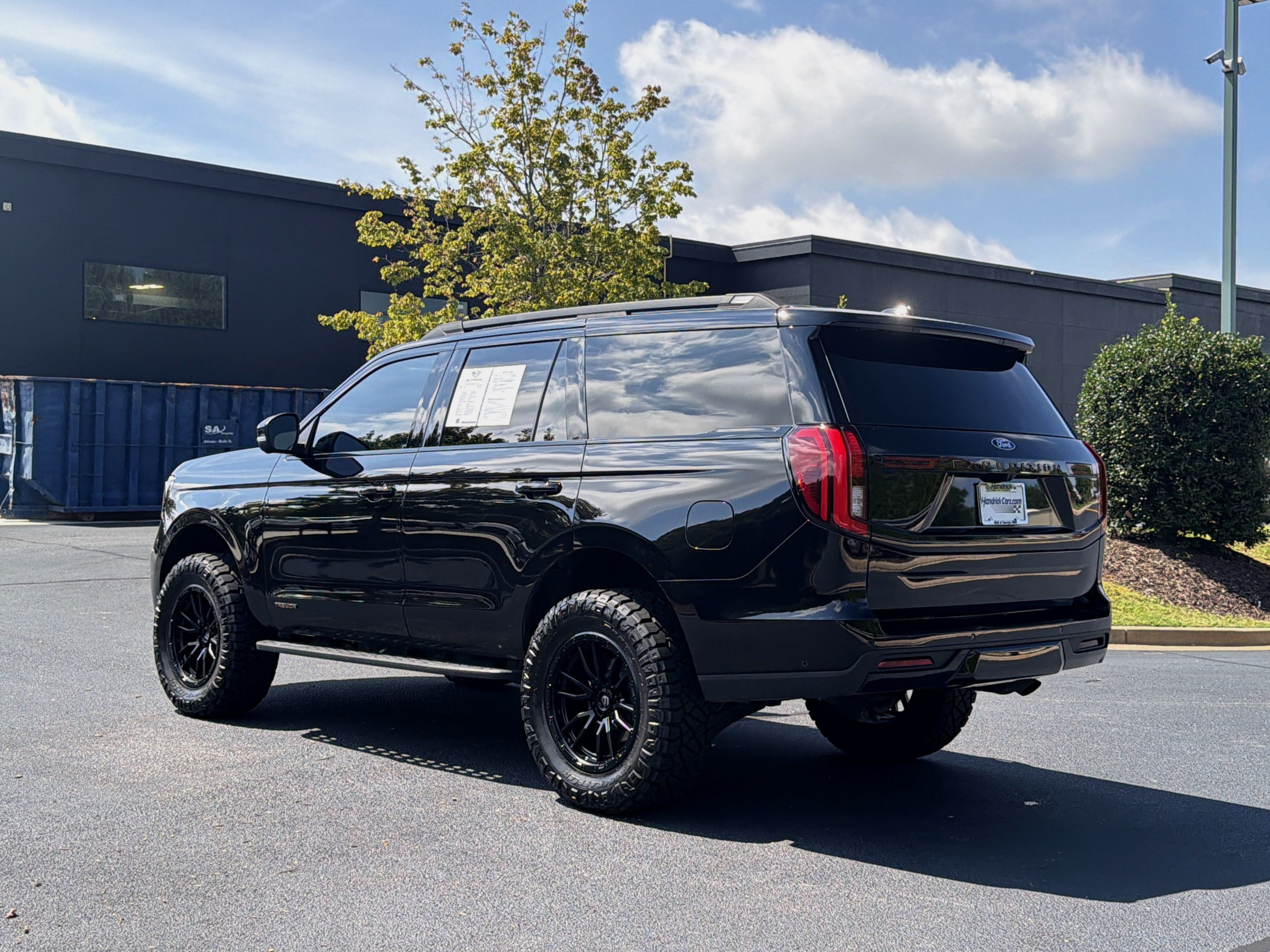 Used 2025 Ford Expedition Tremor AWD/4WD image 17
