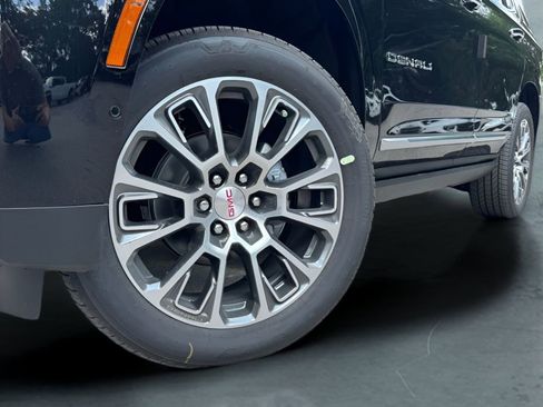 New 2026 GMC Yukon Denali AWD/4WD image 2