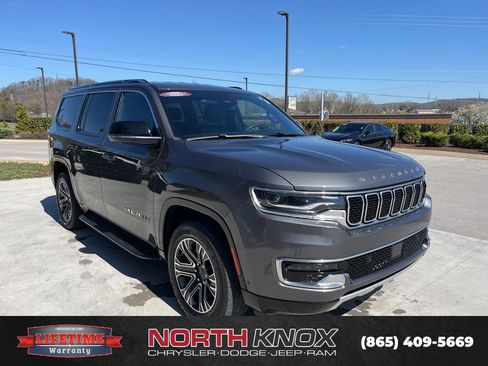 Used 2024 Jeep Wagoneer Series II w/ Flexible Seating Group image 32