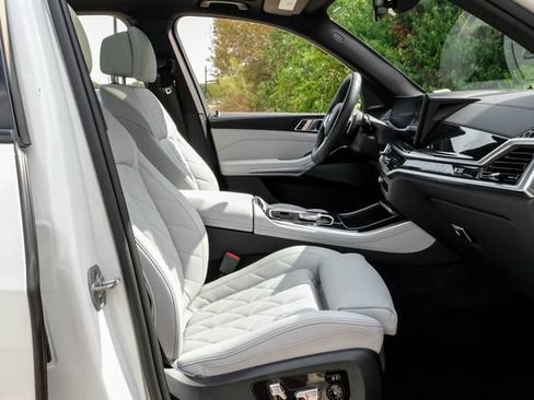Used 2026 BMW X5 xDrive40i w/ M Sport Package AWD/4WD image 41