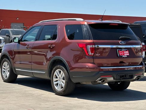 Used 2018 Ford Explorer XLT w/ Equipment Group 201A AWD/4WD image 7