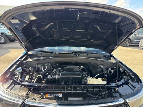 Certified 2020 Ford Explorer XLT w/ Equipment Group 202A image 28