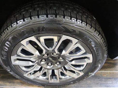 Used 2023 GMC Yukon Denali Ultimate AWD/4WD image 36
