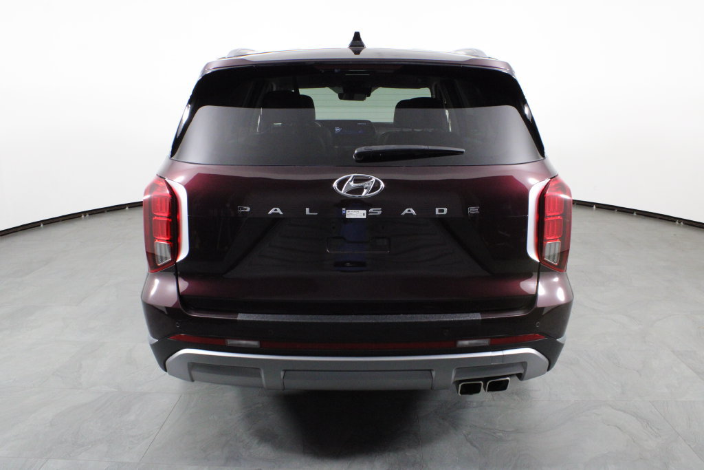 Certified 2024 Hyundai Palisade Limited FWD image 11