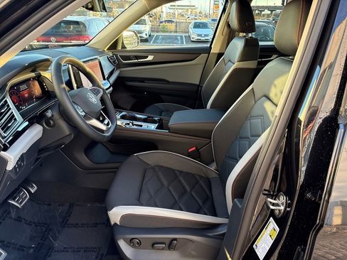 New 2026 Volkswagen Atlas Peak Edition AWD/4WD image 9