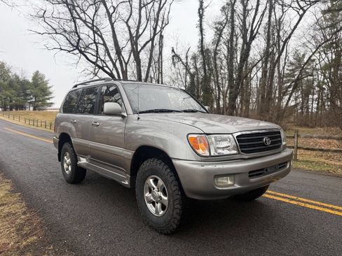 Used 2001 Toyota Land Cruiser image 6