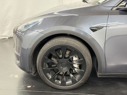 Used 2021 Tesla Model Y Long Range AWD/4WD image 12