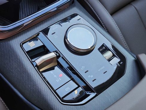 Used 2025 BMW X3 xDrive30i w/ Premium Package image 24