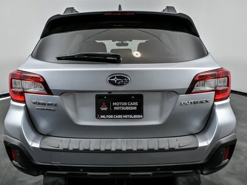 Used 2018 Subaru Outback 2.5i Limited AWD/4WD image 9