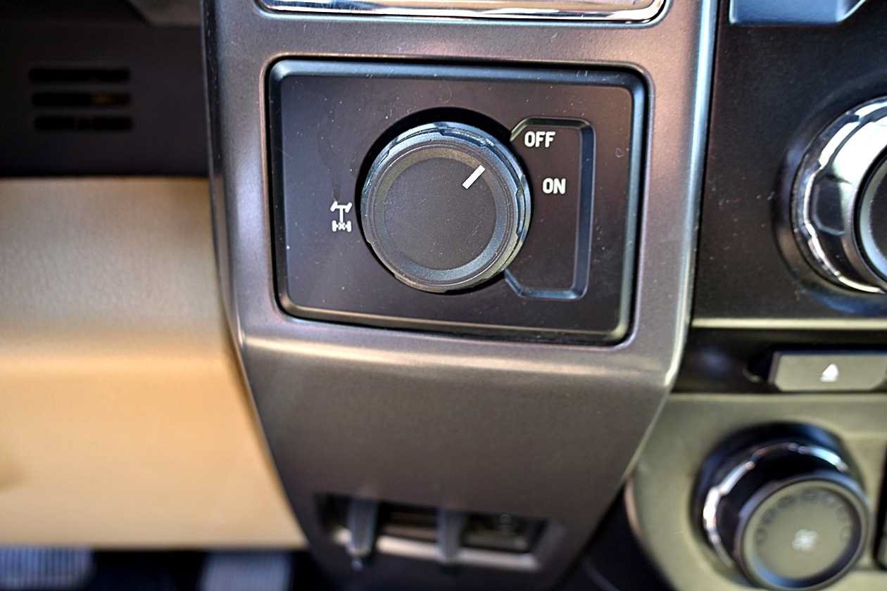 Used 2015 Ford F150 XLT w/ Equipment Group 302A Luxury RWD image 22