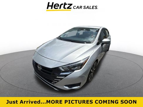 Used 2025 Nissan Versa SV FWD image 1