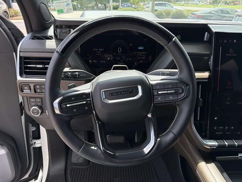 Used 2025 GMC Yukon Denali Ultimate AWD/4WD image 22