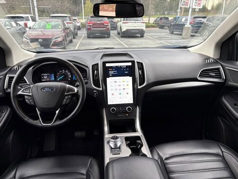 Used 2024 Ford Edge SEL image 7