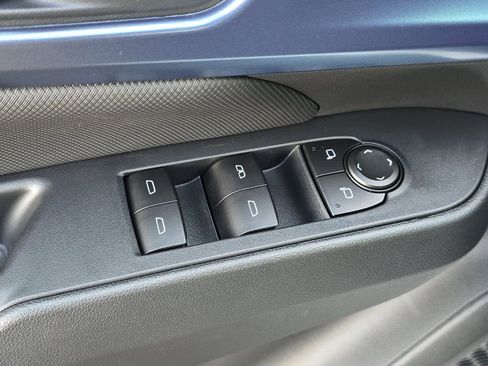 New 2026 Chevrolet Equinox EV LT image 13