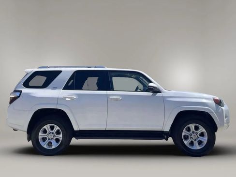 Used 2017 Toyota 4Runner SR5 Premium RWD image 5