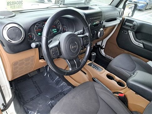 Used 2015 Jeep Wrangler Unlimited Sahara w/ Connectivity Group image 16