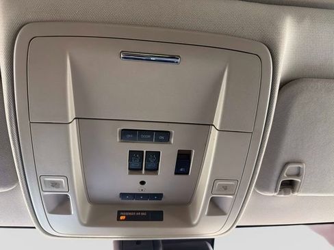 Used 2018 Chevrolet Silverado 1500 High Country image 24