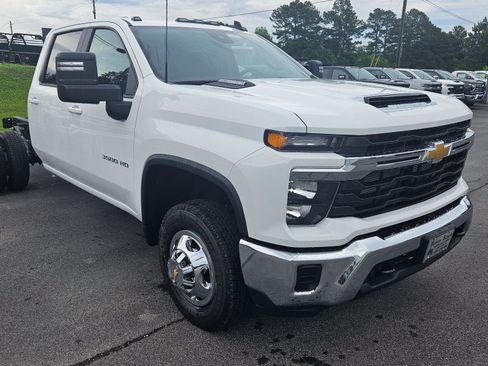 New 2026 Chevrolet Silverado 3500 LT AWD/4WD image 4