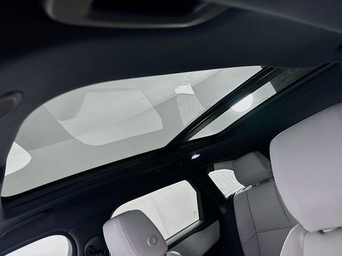 New 2026 Land Rover Range Rover Velar Dynamic SE image 14