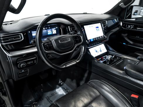 Used 2022 Jeep Grand Wagoneer Series II image 17