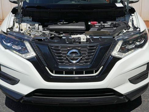 Used 2017 Nissan Rogue SV FWD image 7