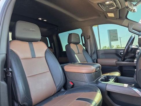 Used 2021 Chevrolet Silverado 2500 High Country w/ Technology Package AWD/4WD image 19