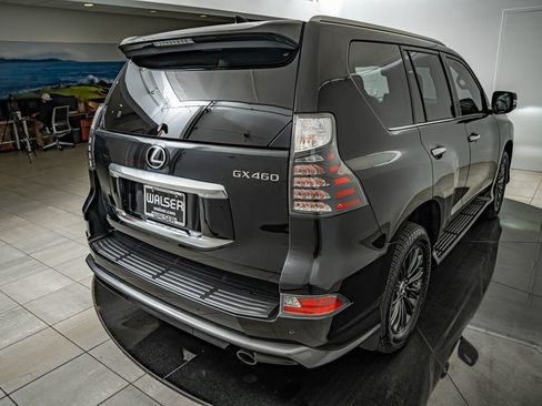 Used 2023 Lexus GX 460 Premium w/ Accessory Package AWD/4WD image 16